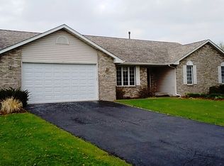 7580 Bridlewood Rd, Caledonia, IL 61011