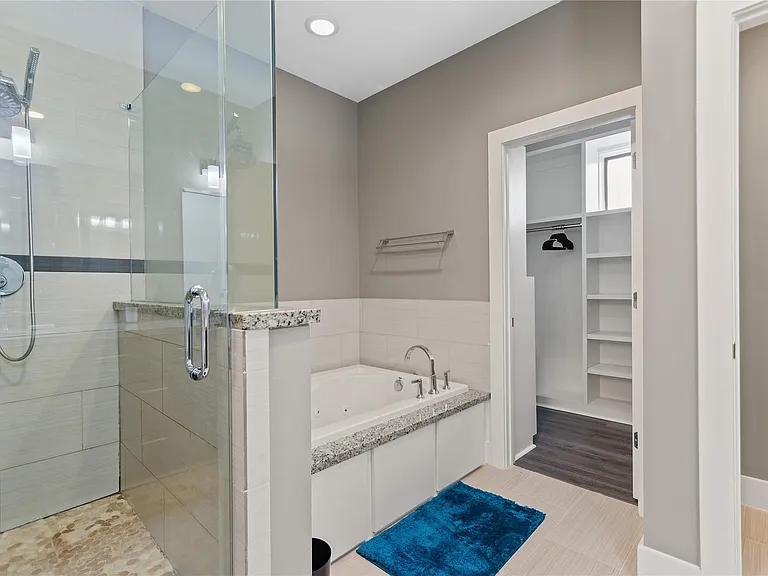 2105 Hadley St — Photo 14