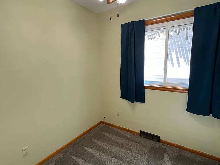 405 William St — Photo 6