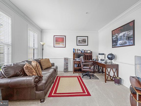 5th image of 401 Rifton Ct