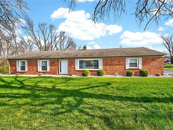 2nd image of 64 W Lytle 5 Points Rd