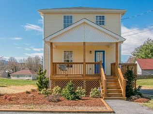 2109 Signal Dr, Johnson City, TN 37604