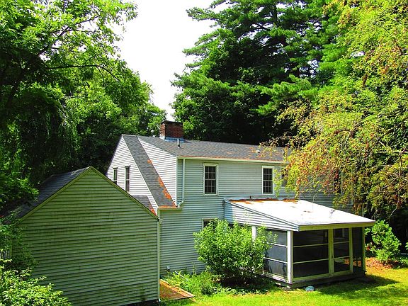2nd image of 144 West St
