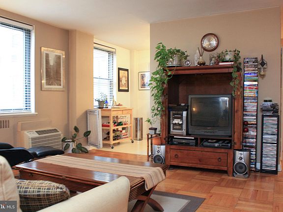 4th image of 2601 Pennsylvania Ave APT 904