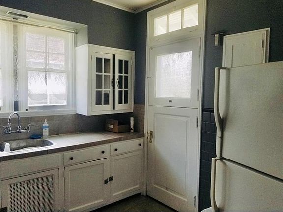 5th image of 4779 Lafaye St