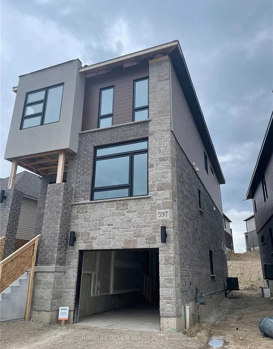 4 bed, $3,450 — Photo 1