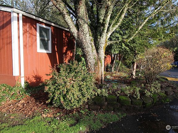 4th image of 4040 Auburn Way S #32