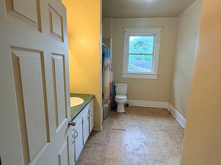 431 College St #B — Photo 8