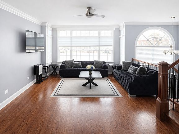 2nd image of 17950 Fountain Cir