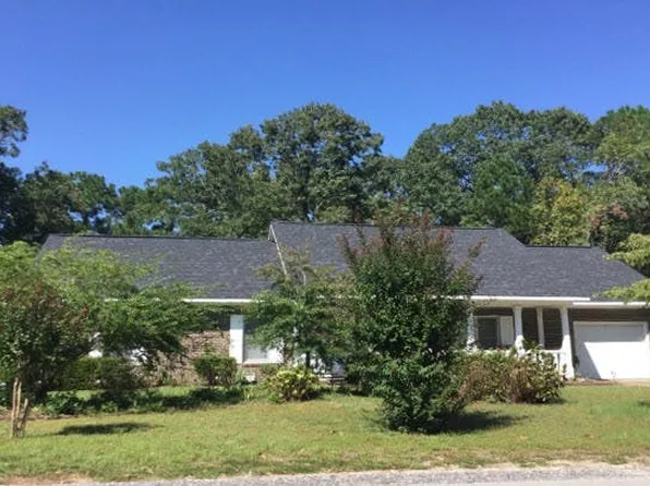 7228 Clear Spring Dr, Fayetteville, NC 28314