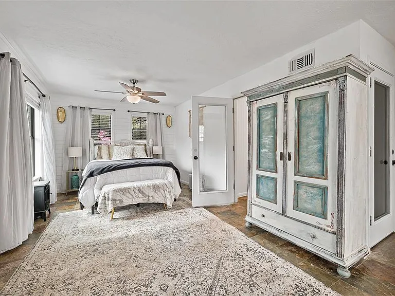 Mster Bedroom