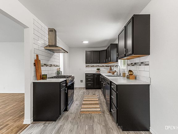 5th image of 106 Carolyn Ln