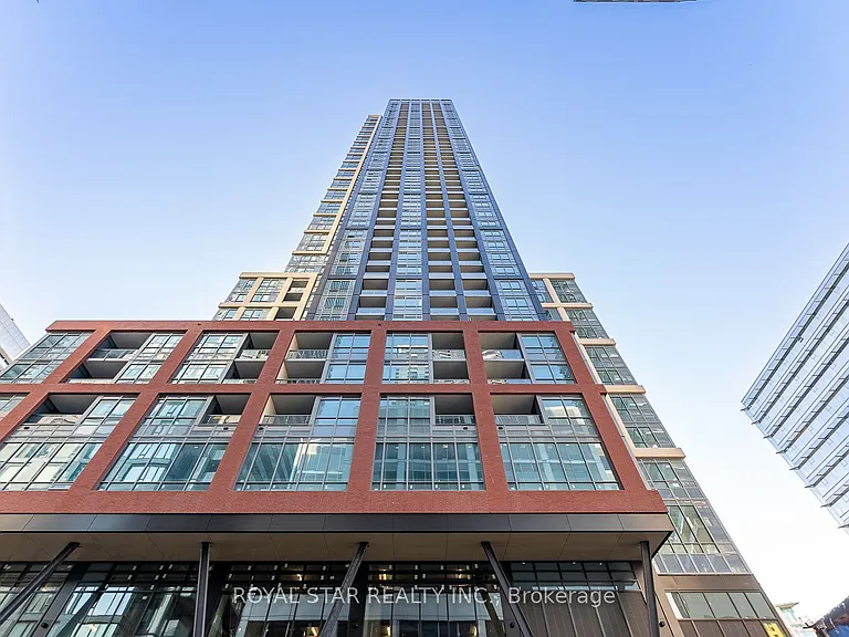 2 Augusta Ave #Penthouse 04 — Photo 1