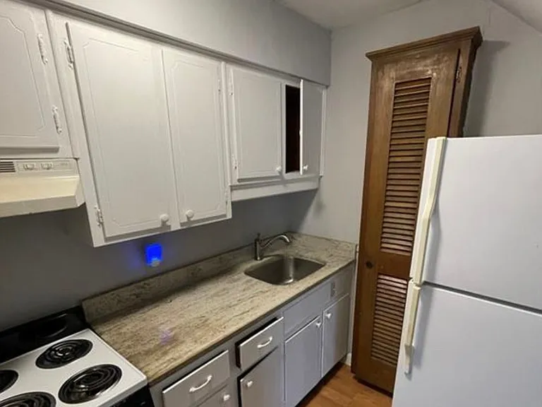 112 Houston St — Photo 7