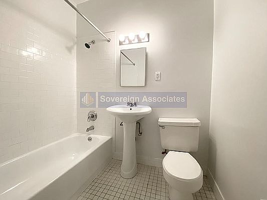 1st image of 941 Amsterdam Ave #2B
