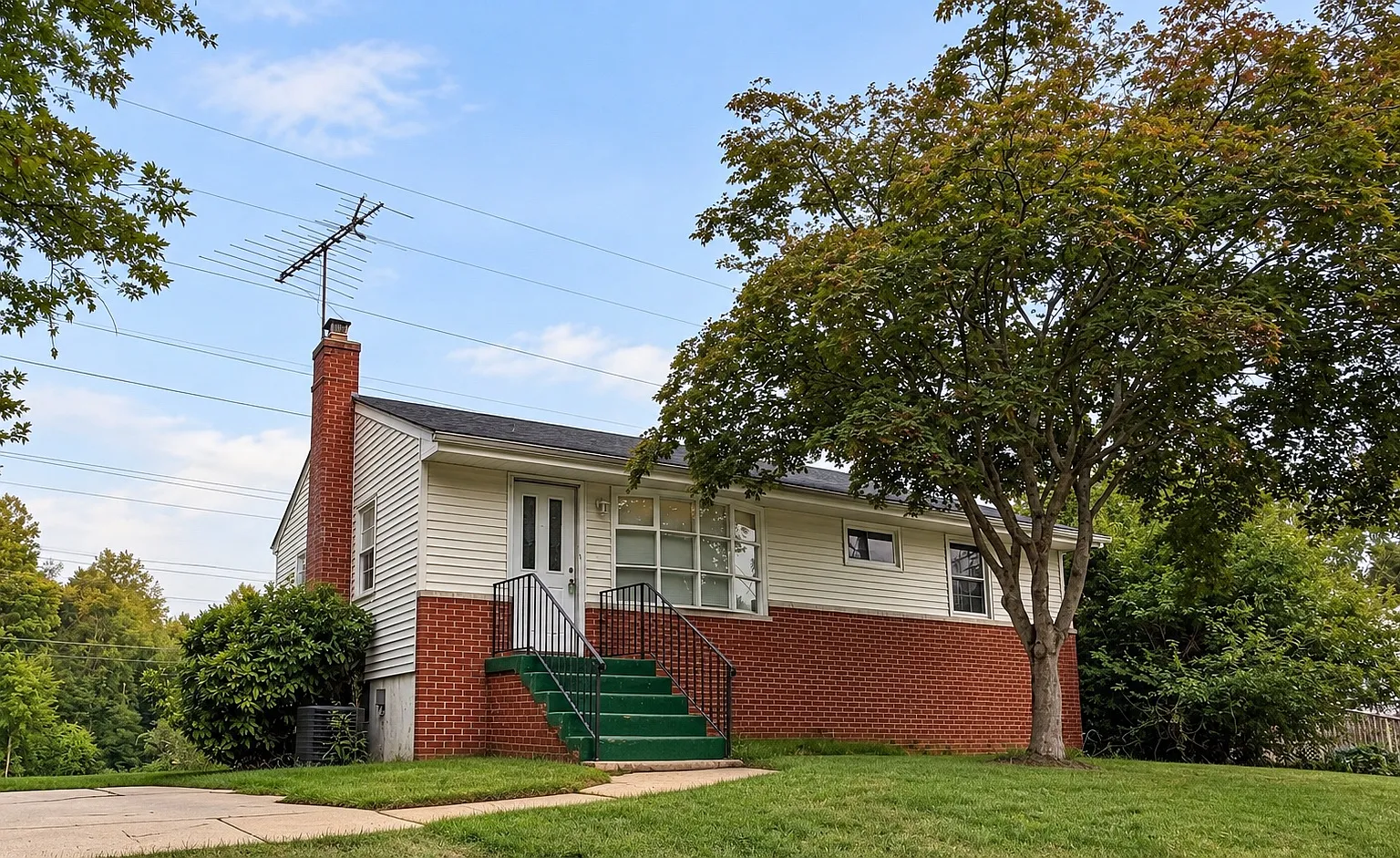 5 bed, $3,000 — Photo 1