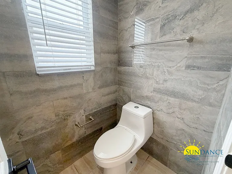 134 Midland Ct — Photo 10