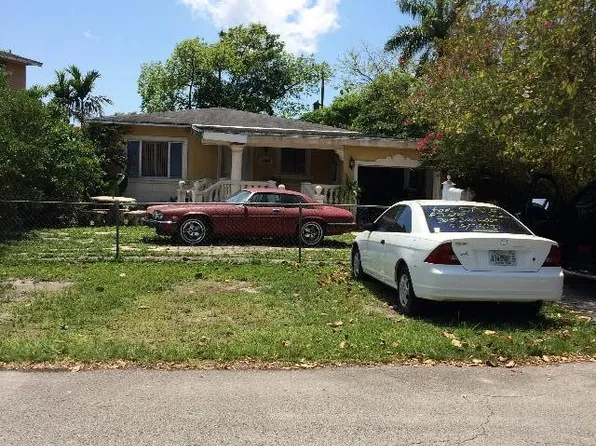 7460 NW 3rd St, Miami, FL 33126