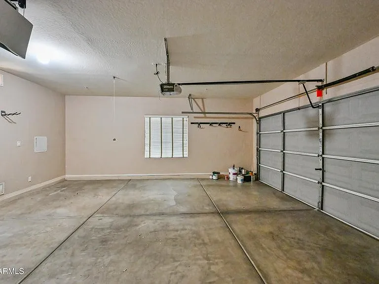 7102 W Katharine Way — Photo 28