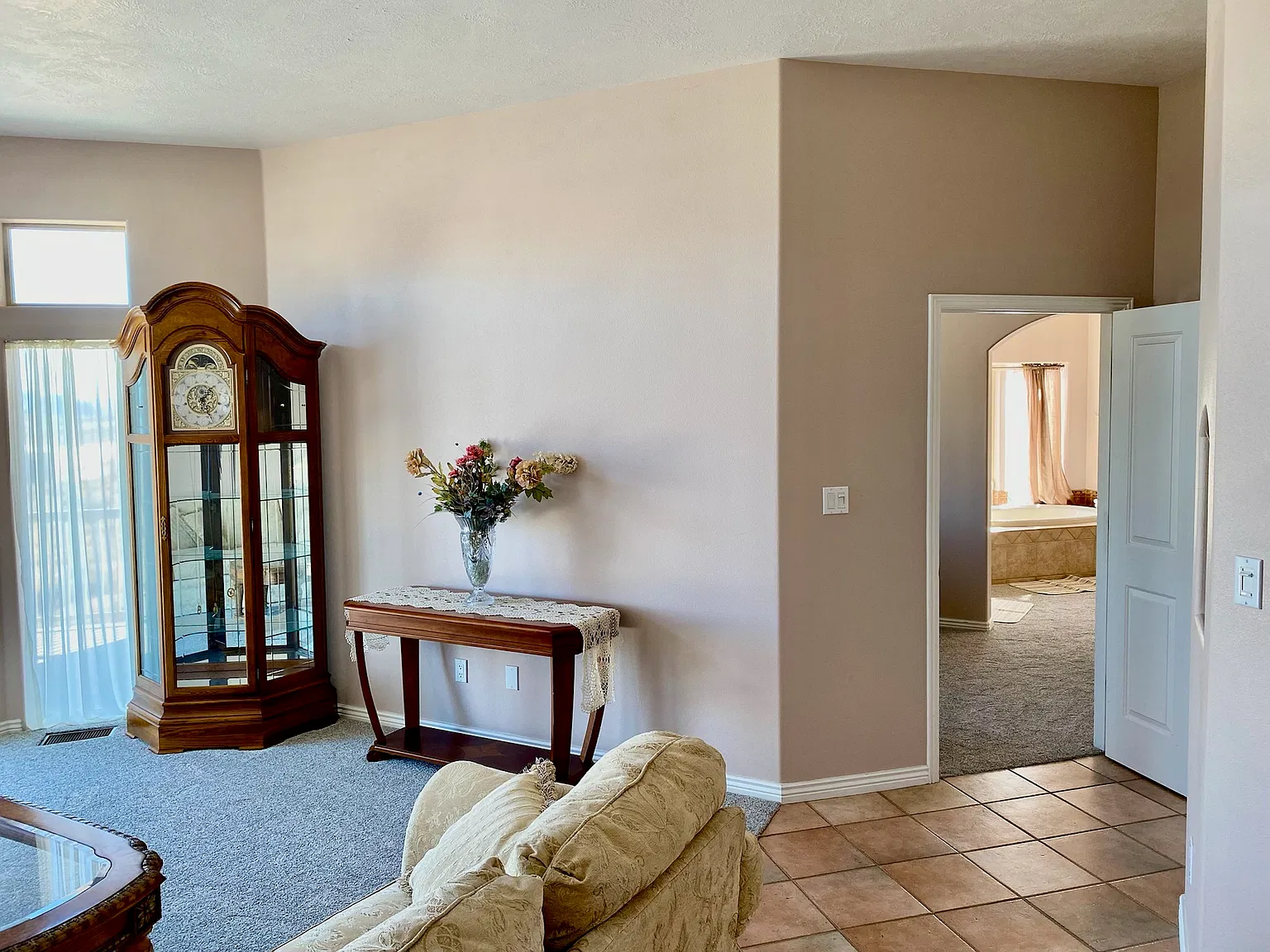 3 bed, 2800 sqft, $3,100 — Photo 3