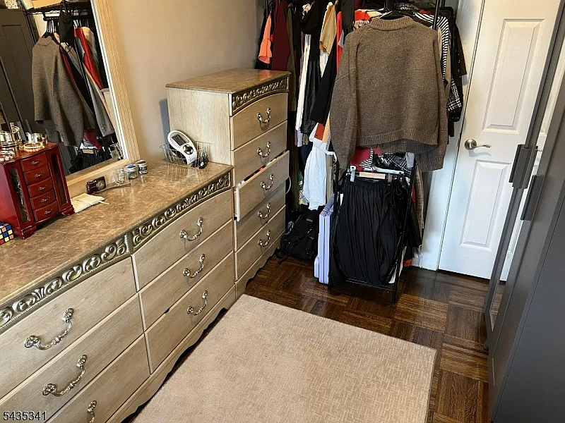 2 bed, 1.0 bath, $2,500 — Photo 4