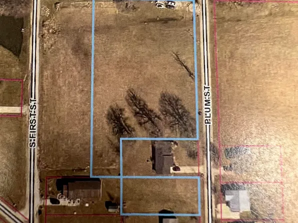 Plum St, Mitchell, IN 47446
