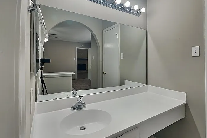 24030 Griffin House Ln — Photo 11