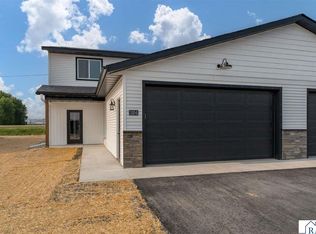 3207 Scotch Ln, Mankato, MN 56001