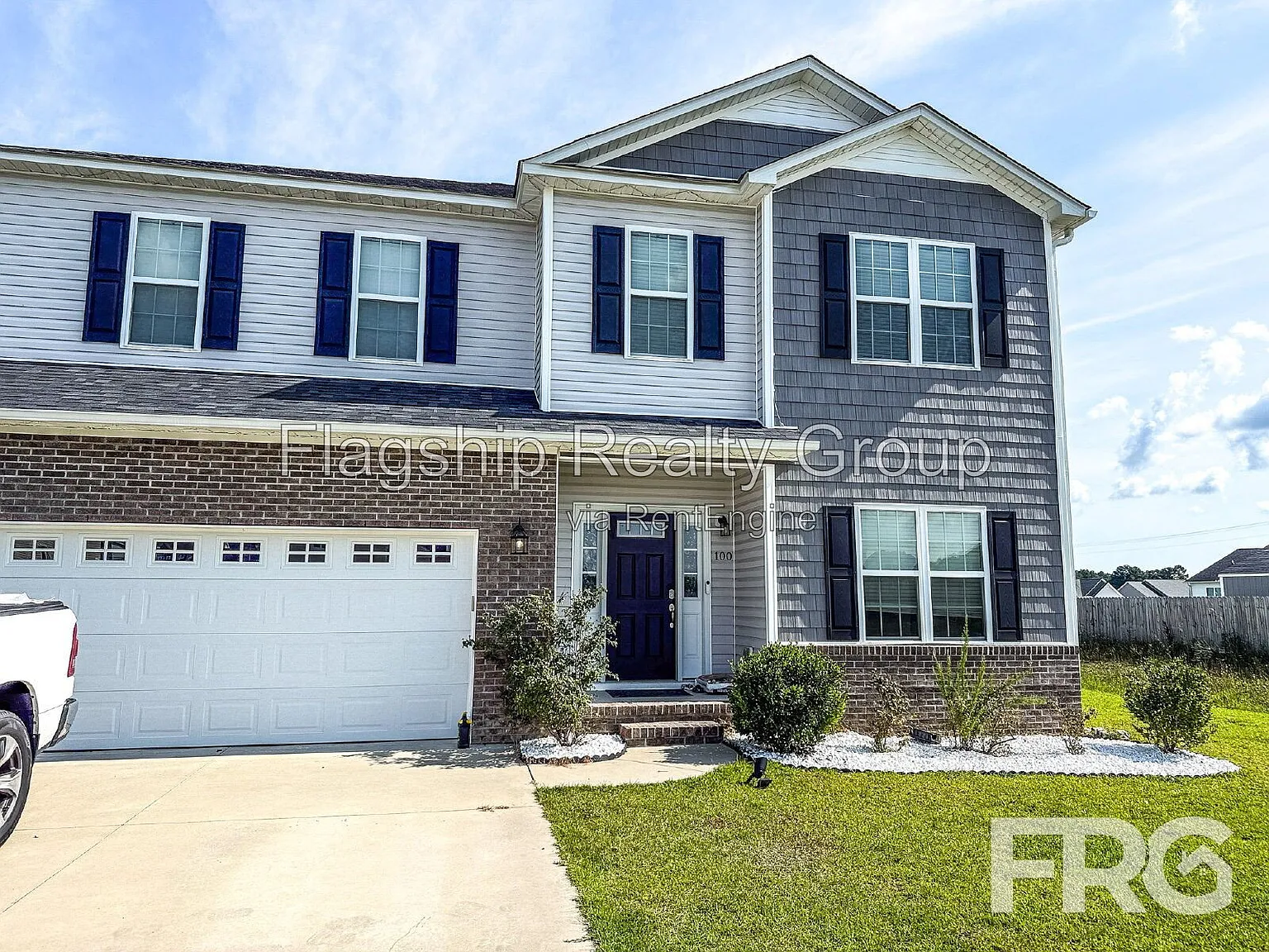 4 bed, 2.5 bath, 2750 sqft, $2,650 — Photo 2