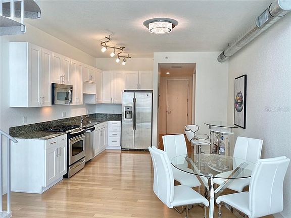 5th image of 150 E Robinson St #10A-10