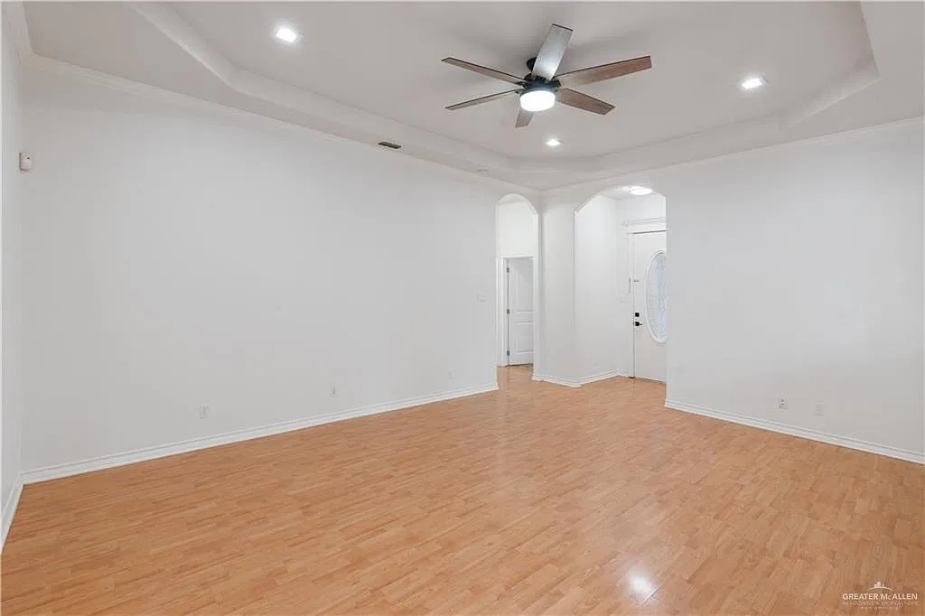3 bed, 2.0 bath, 1713 sqft, $1,700 — Photo 3
