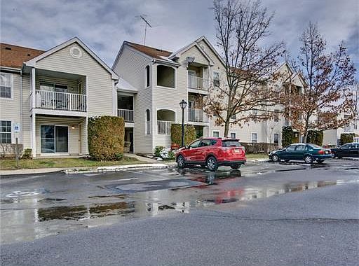 2nd image of 511 Walden Cir