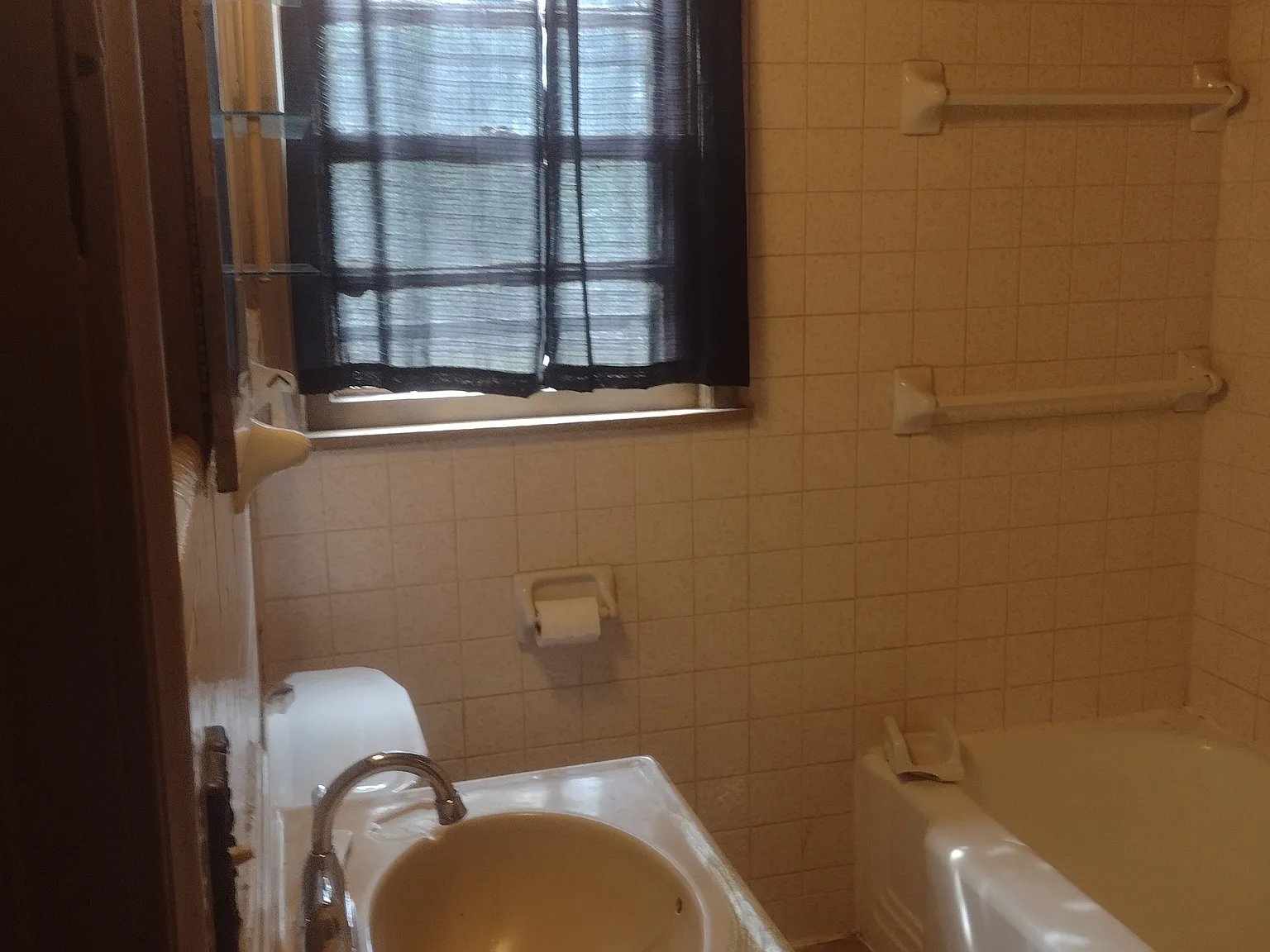 2 bed, 855 sqft, $650 — Photo 4