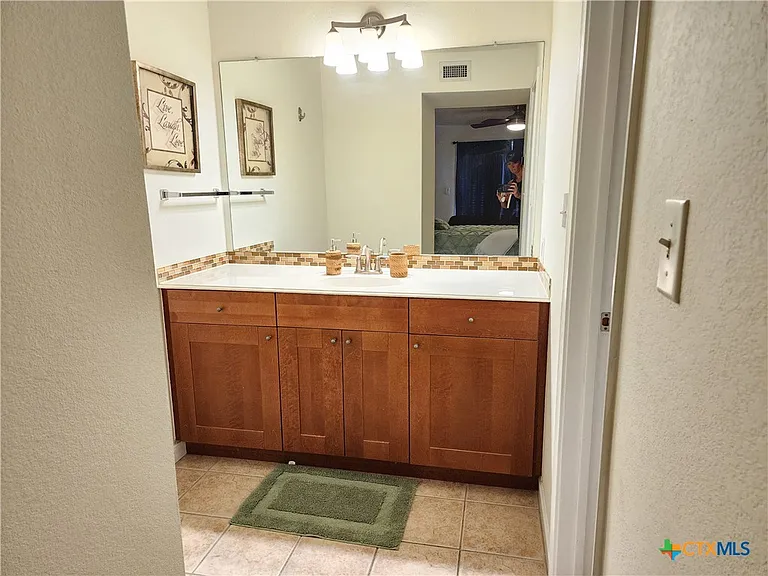 7685 Northcross Dr #308 — Photo 10