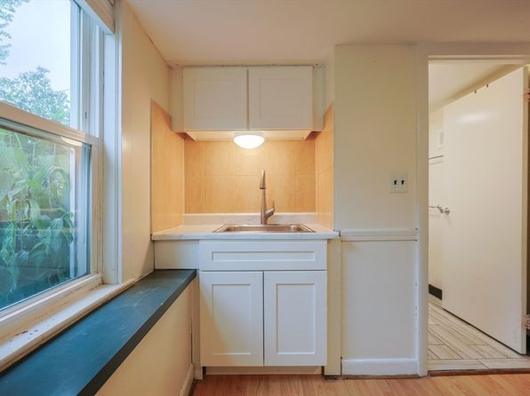 16 Beacon Pl #16