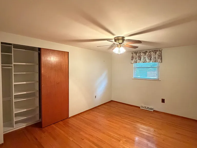 545 Skyview Dr — Photo 8