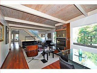 4th image of 220 Nataqua Ave