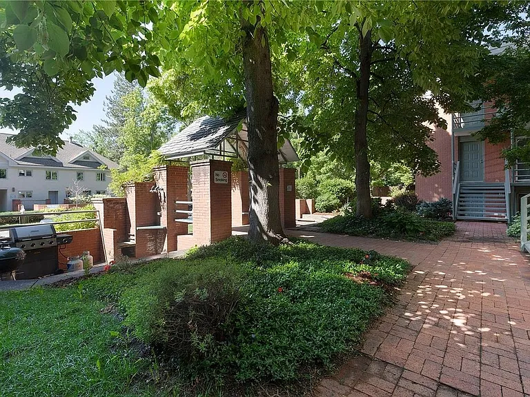 625 Pearl St #28 — Photo 1
