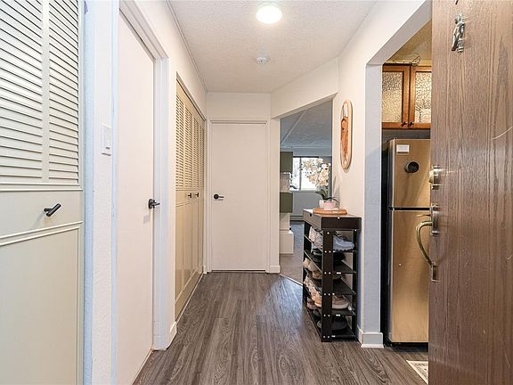 4th image of 1025 Inverness Rd #313