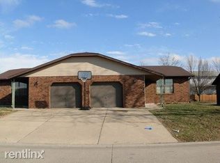 527B Mockingbird St, Troy, IL 62294