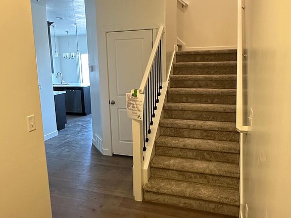 2nd image of 829 N Hilltop Dr #829