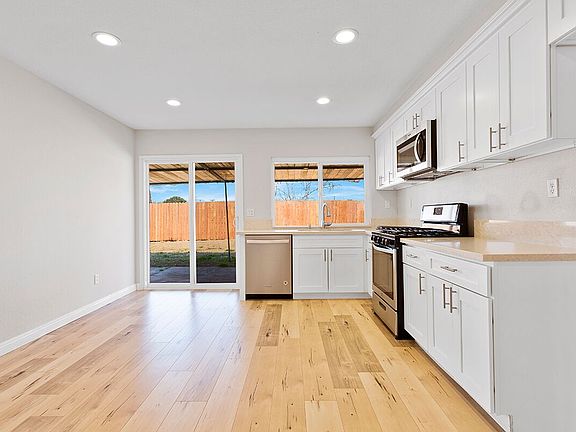 4th image of 13471 Jo Ann St