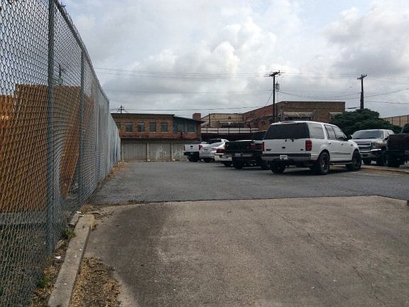 3rd image of 1007 W Harrison Ave