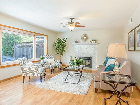 4th image of 203 Weible Dr