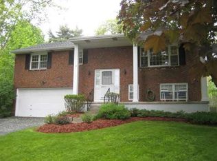 112 Mountain View Ct, Guilderland, NY 12084