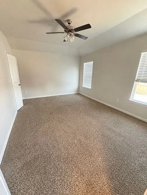 4 bed, 2.0 bath, 1764 sqft, $2,400 — Photo 3