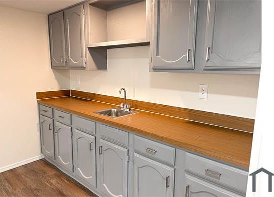 3rd image of 3908 Windflower Ln