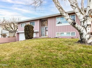 819 S 35th Ave, Yakima, WA