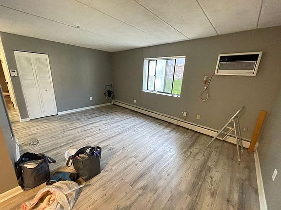 2nd image of 141 Commercial St #123