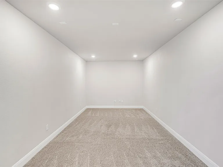 5300 Cipriano Dr — Photo 34